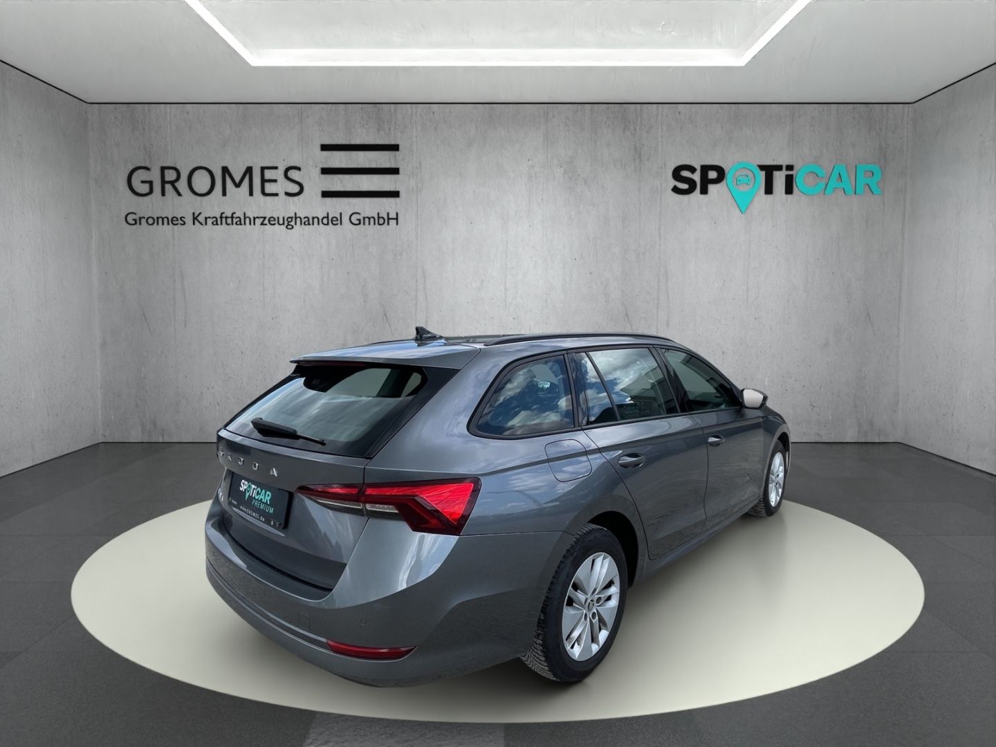 Skoda Octavia Combi Selection DSG LED Apple CarPlay A imagem 3