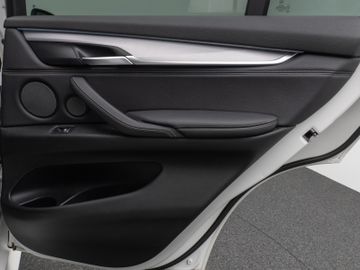 Fahrzeugabbildung BMW X5 xD40d M Sport Kamera Panorama HUD DAB H/K AHK