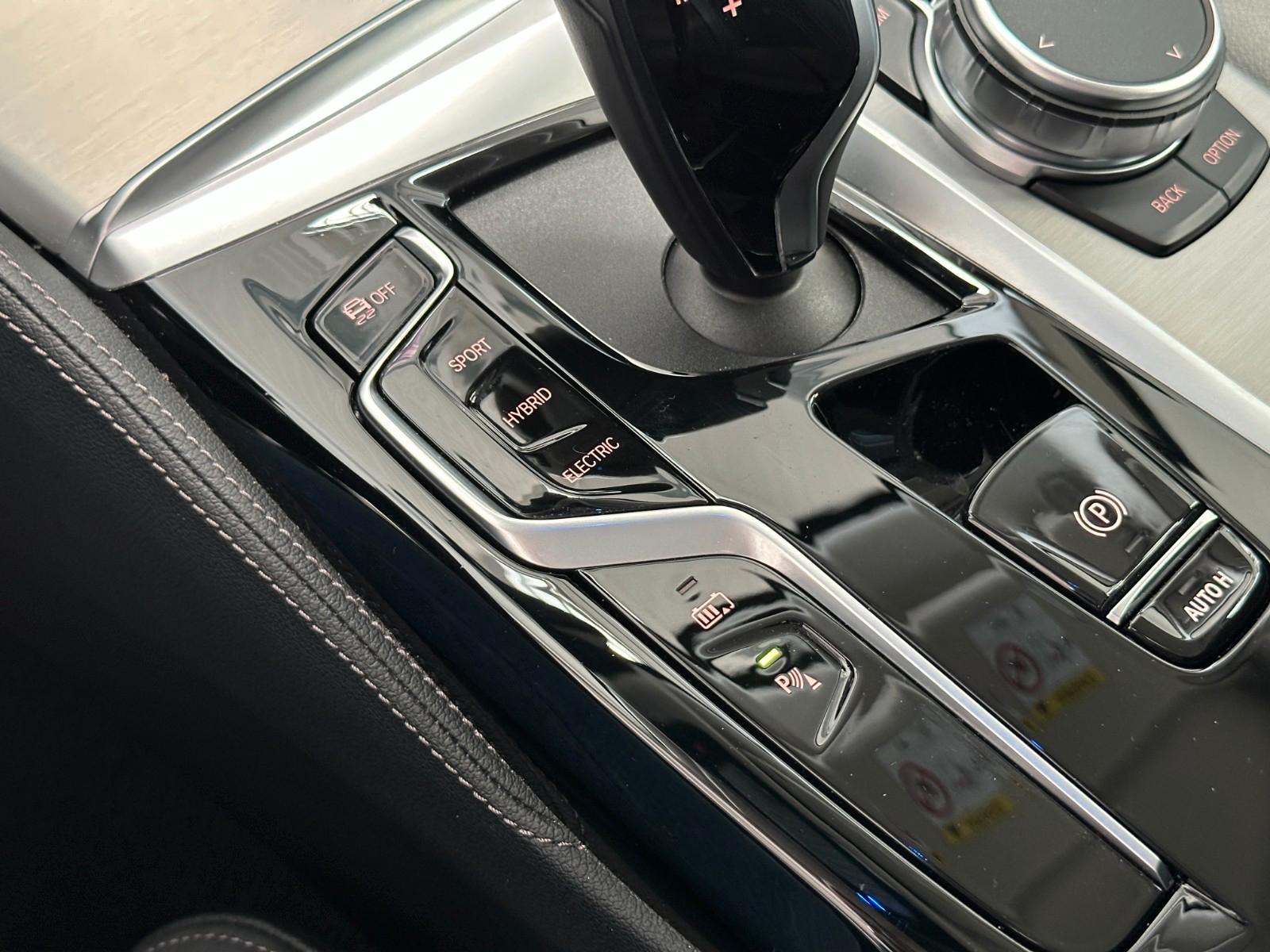 BMW 530e Touring Aut Luxury Line Navi*Leder*LED*1.Hd