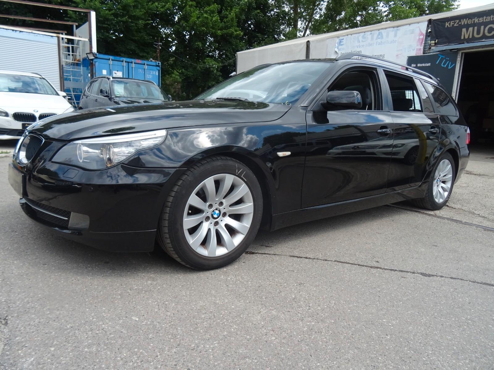 BMW 520 2009 — interior