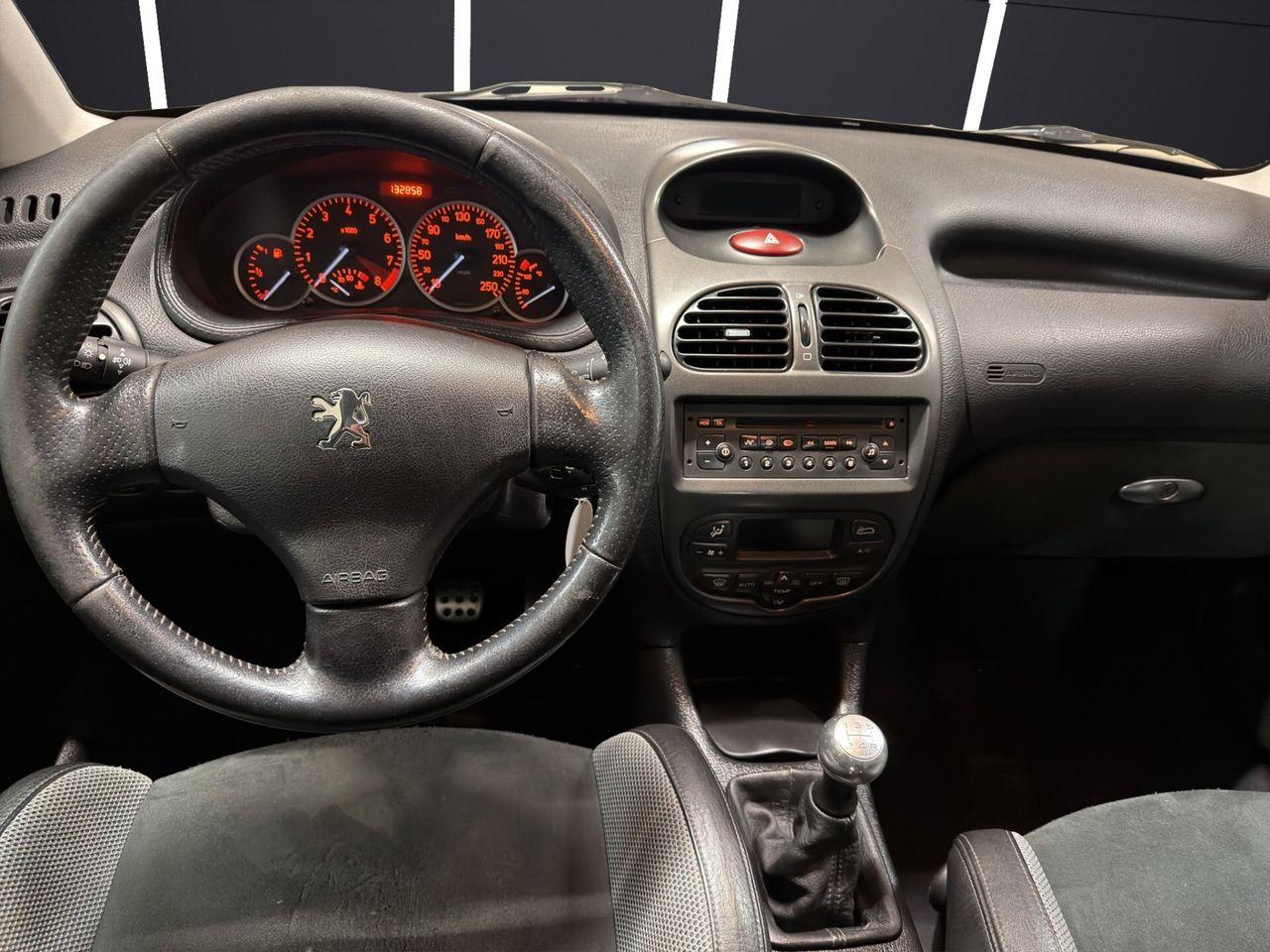 PEUGEOT 206  - RC 2.0 -177 CV - BVM - PREMIERE MAIN