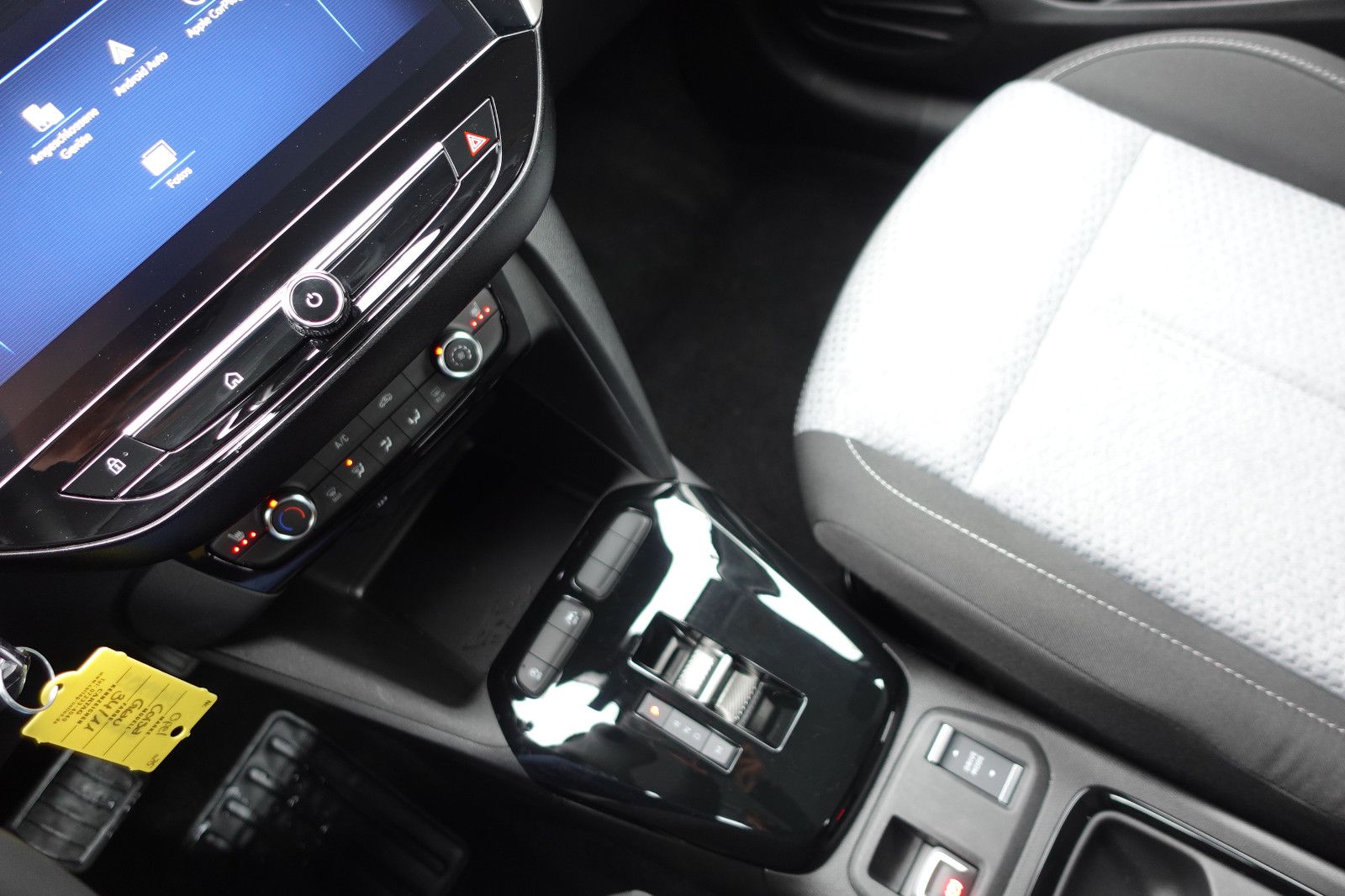 Fahrzeugabbildung Opel Corsa 1.2Turbo Automatik Allwetter,Klima,SHZ,LED