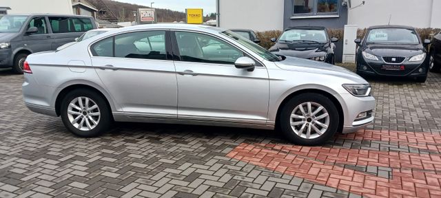 Volkswagen Passat Lim. Comfortline BMT DSG wenig KM 1.Hand