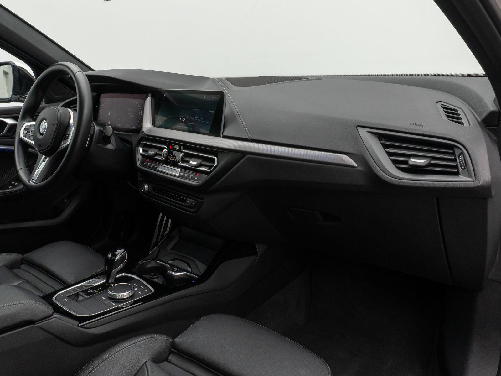 Fahrzeugabbildung BMW 120i M Sport Panoram Kamera DAB HiFi Komfort 19"