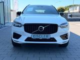 Volvo XC60 B4 (Benzin) R-Design Stdhzg. Cam AHK - Volvo XC60 in Lübeck