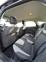 Ford Focus 1,0 EcoBoost 74kW Champions Edition Ch... - Ford Focus: Schwarz, Edition