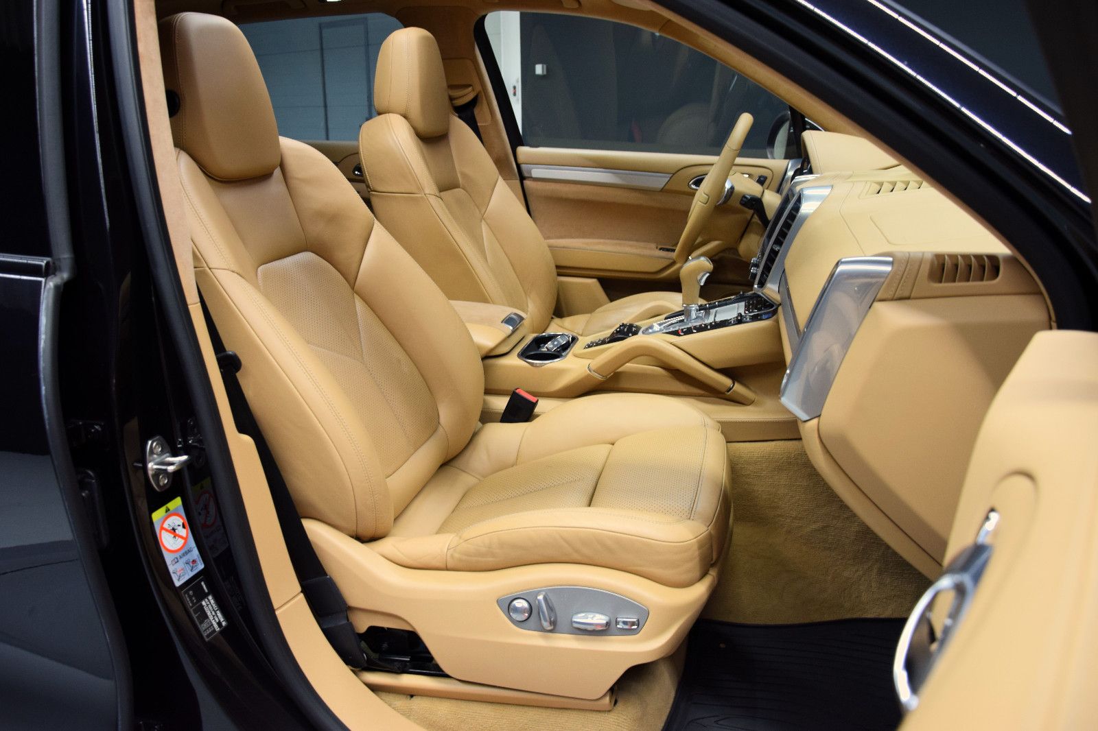 Fahrzeugabbildung Porsche Cayenne GTS PDLS+ Chrono BOSE Pano *Luft Kamera