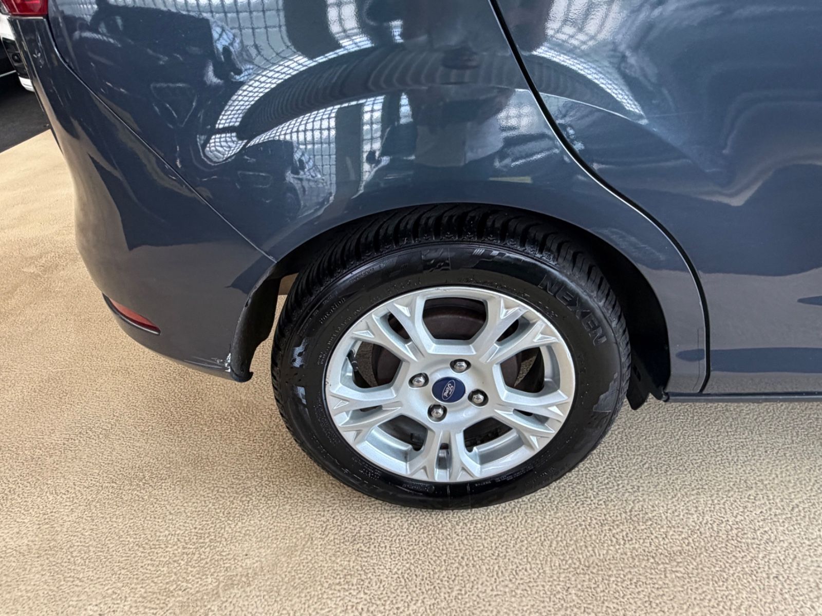 Fahrzeugabbildung Ford B-Max B-MAX Sync Edition