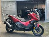 Honda ADV 350 Matt Rot/wenig Kilomer - HONDA ADV350