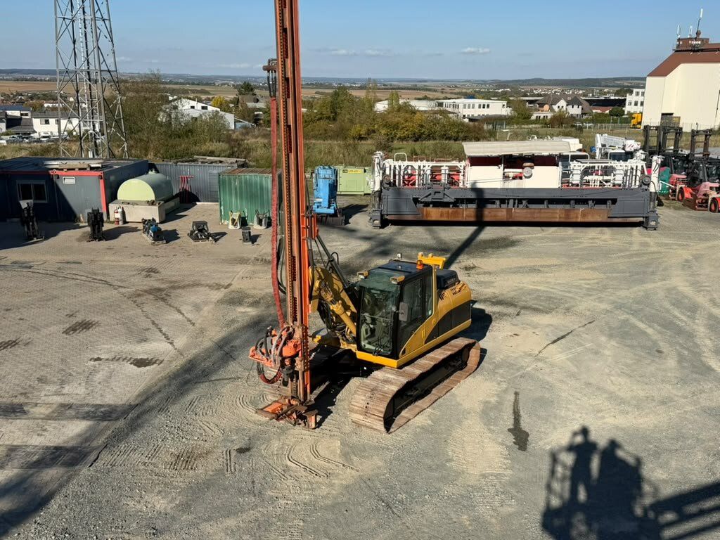 Fahrzeugabbildung CAT 318C / AGBO G 200 Bohrgerät / Drilling Rig