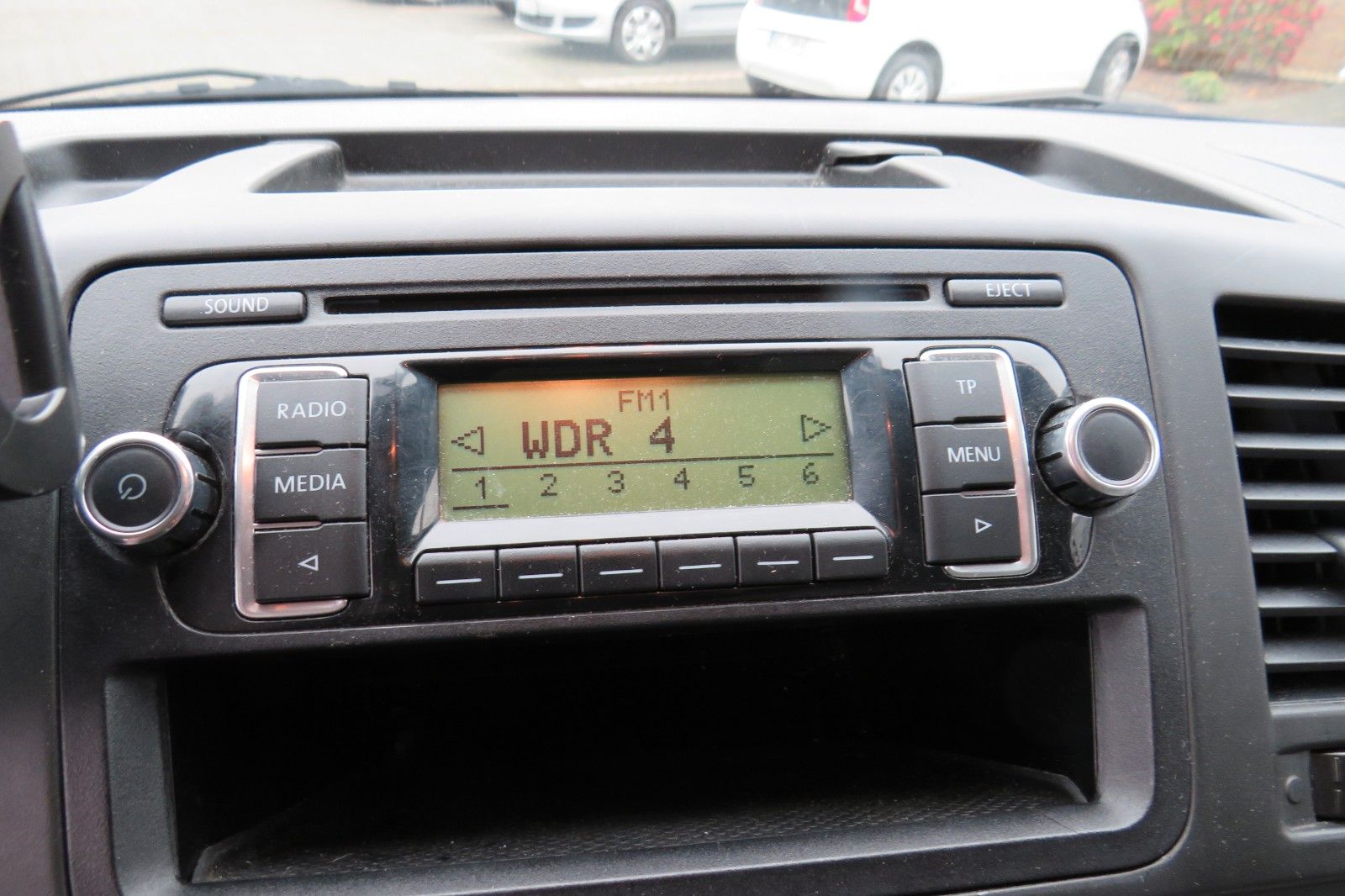 Fahrzeugabbildung Volkswagen T5 Kombi 4-Motion AHK 7 Sitz 158.000km