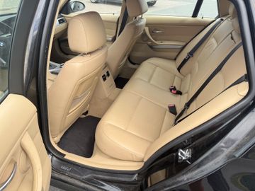 BMW 330 - 12