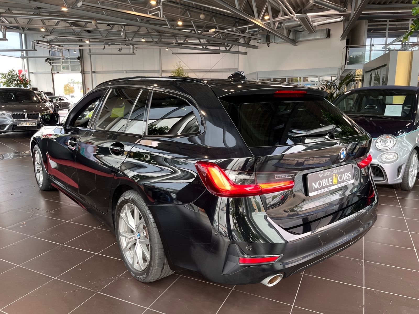 Fahrzeugabbildung BMW 320 i Sport Line Touring ACC LED NAVI ALU