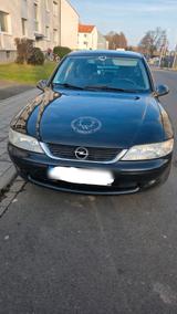 Opel Zu verkaufen - gebrauchte Opel Vectra aus dem Jahr 2000