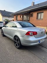 Volkswagen Eos 2.0 FSI Standard - Volkswagen Eos: Standard