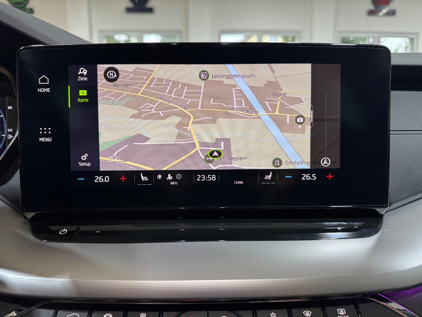 Skoda OctaviaCombiClever 2.0TDI DSG/STHEIZ/AHK/MATRIX
