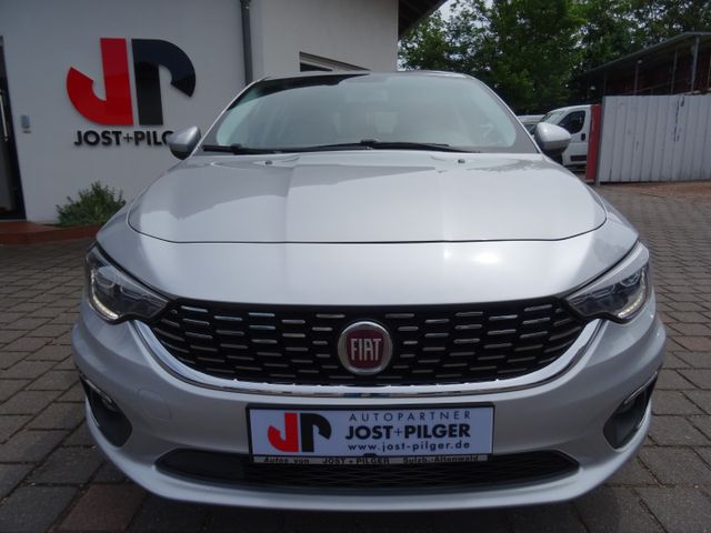 Fiat Tipo Hatchback Lounge Navi Kamera Alu PDC