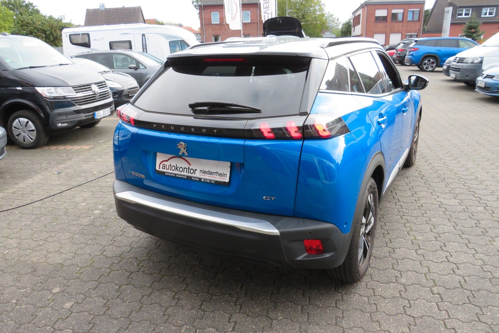 Fahrzeugabbildung Peugeot 2008 e- GT SITZH. NAVI KAMERA PDC 1.HD