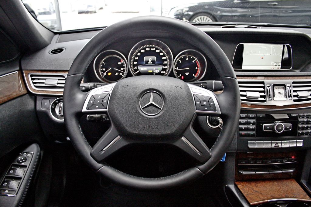 Mercedes-Benz E 200 d T ELEGANCE NAVI PDC LED SHZ NETTO 13.900