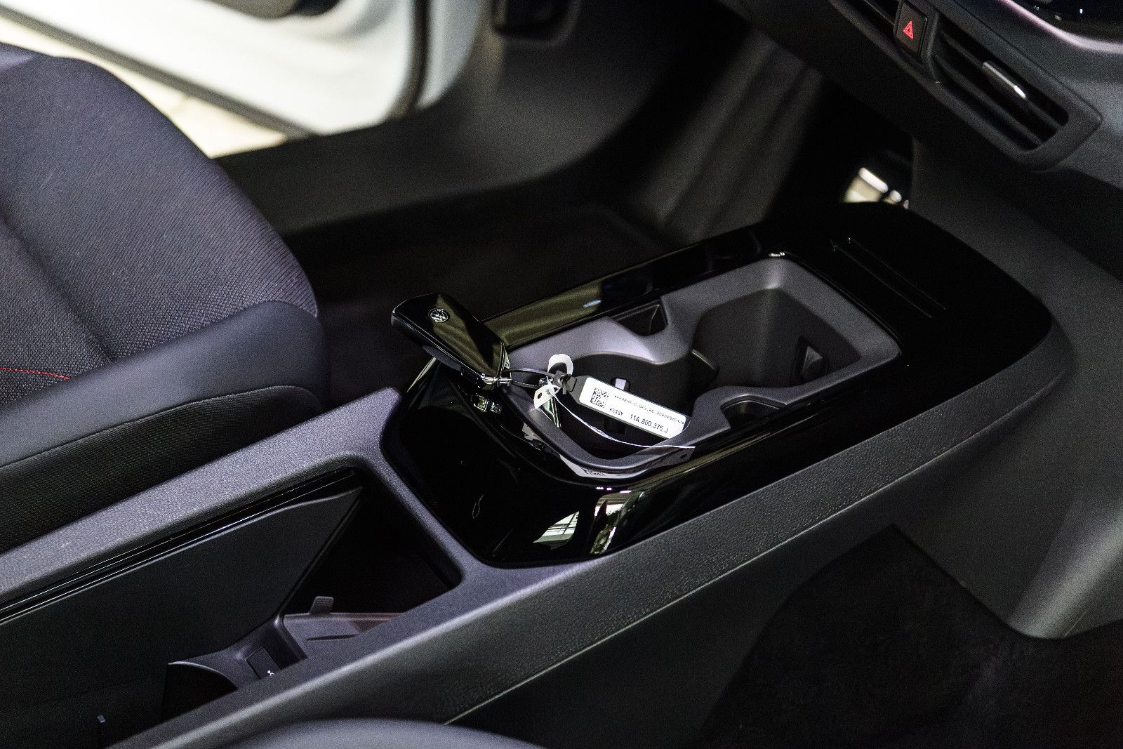 Fahrzeugabbildung Volkswagen ID.4 GTX 4Motion IQ-LIGHT+AHK+WÄPU+KAMERA+HuD+21