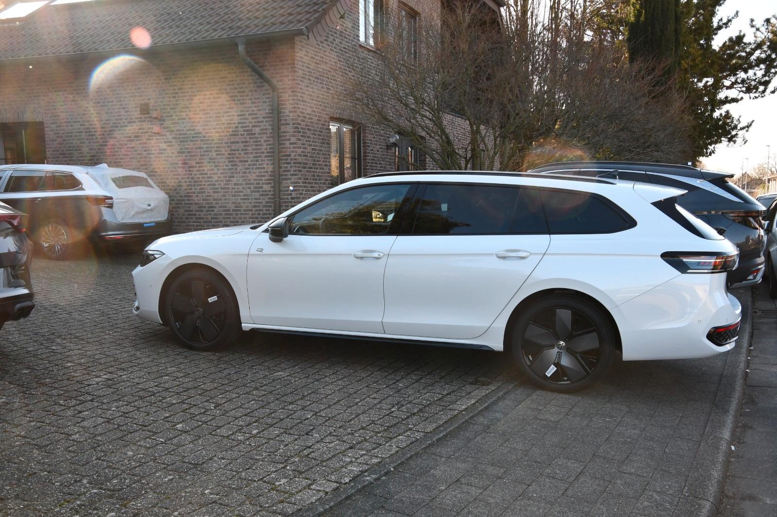 Volkswagen Passat Variant R-Line 2.0 TDI 142 KW 4Motion DSG