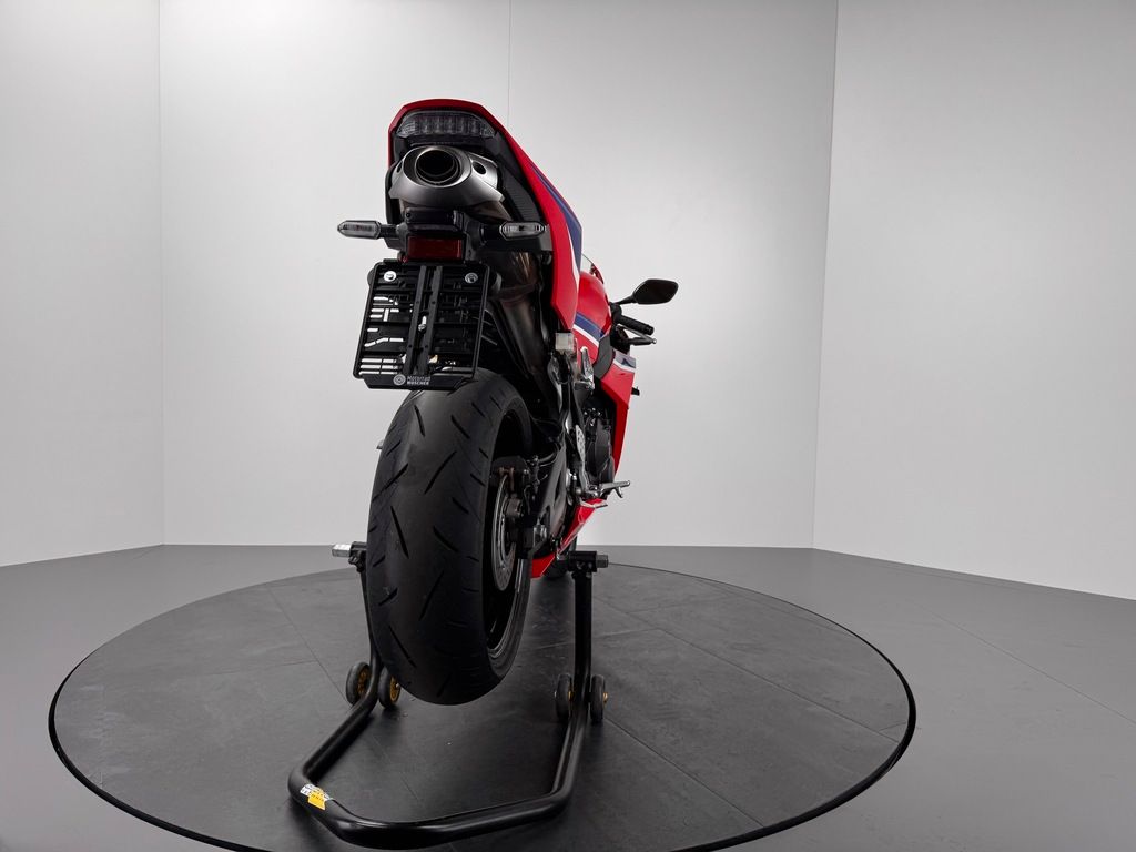 Fahrzeugabbildung Honda CBR 600 RR *NEUWERTIG *1850 KM