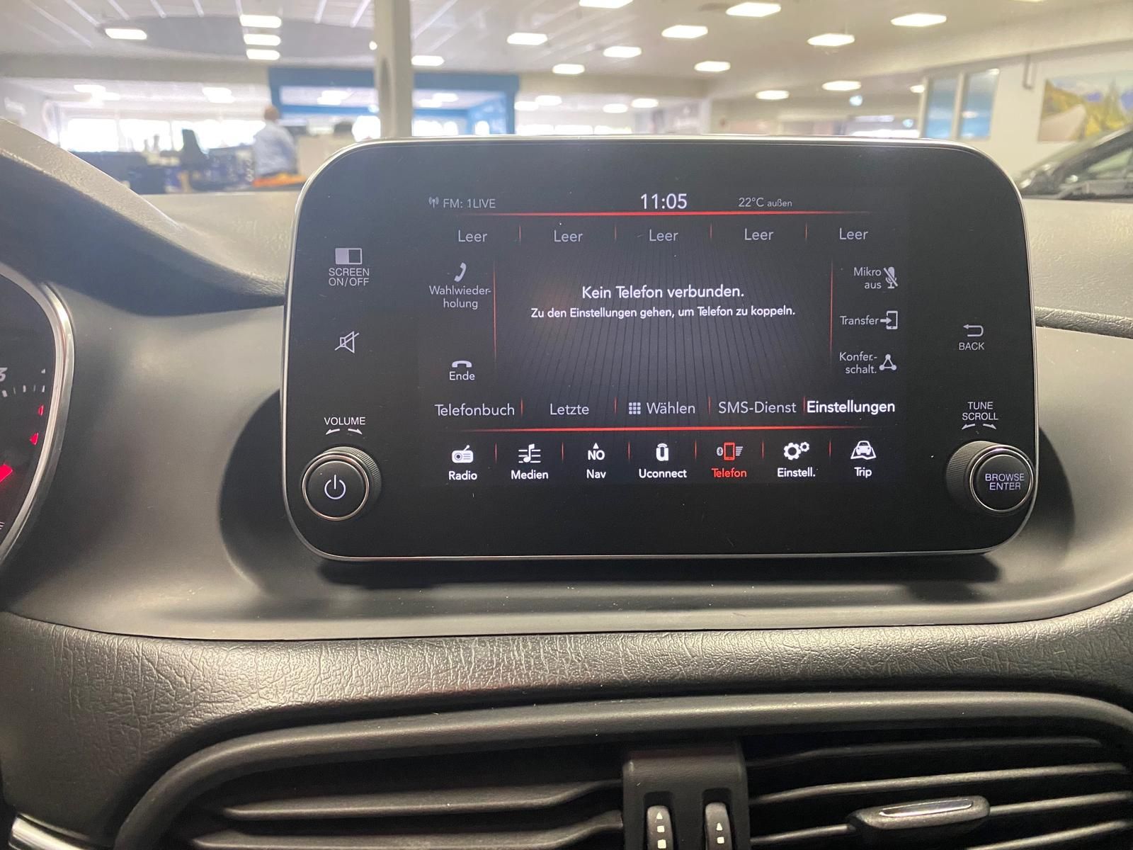 Fahrzeugabbildung Fiat Tipo 1.4 16V Turbo Lounge APP+KLIMA+PDC+NAVI+SIT