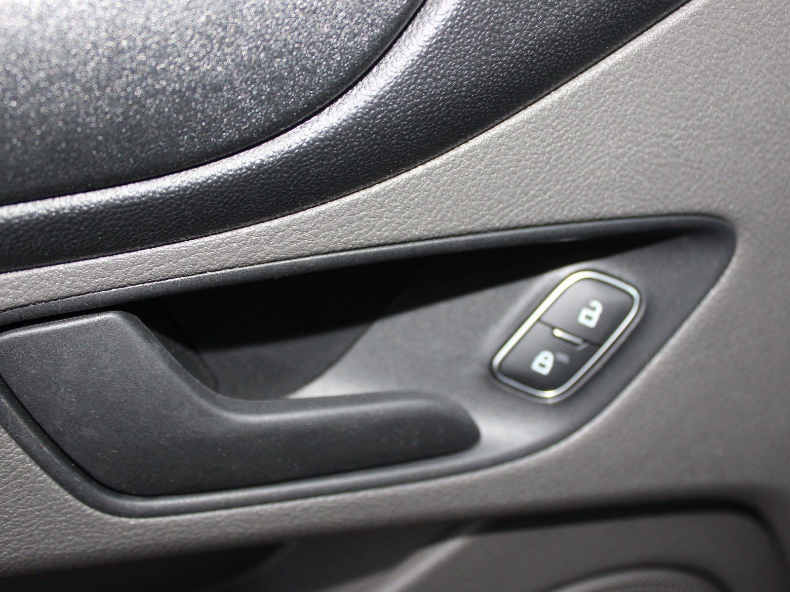 Fahrzeugabbildung Ford Transit Custom 320 L1 2,0 TDCi