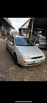 Ford Focus 1.6  frisch TÜV  HU 09/27  g... - Ford Focus aus 2001: 1.6