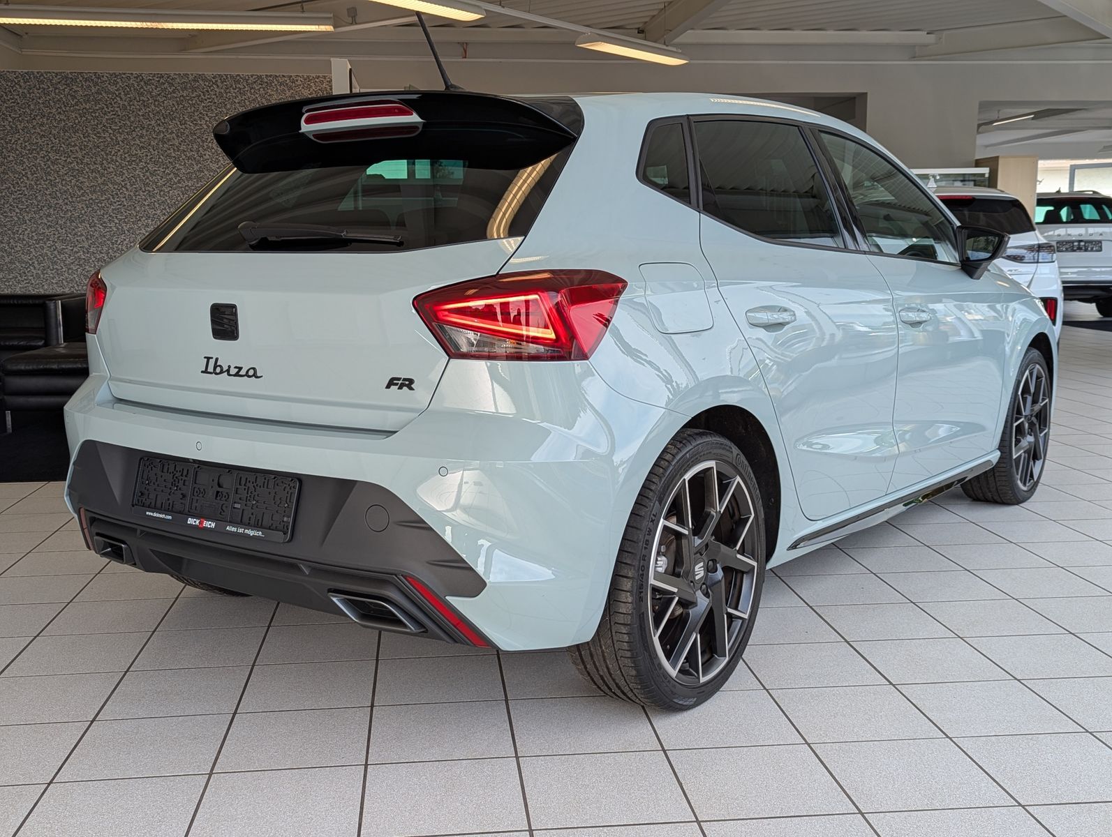 Fahrzeugabbildung SEAT Ibiza 1.5 TSI FR Black Edition Pano ACC Cam 18"