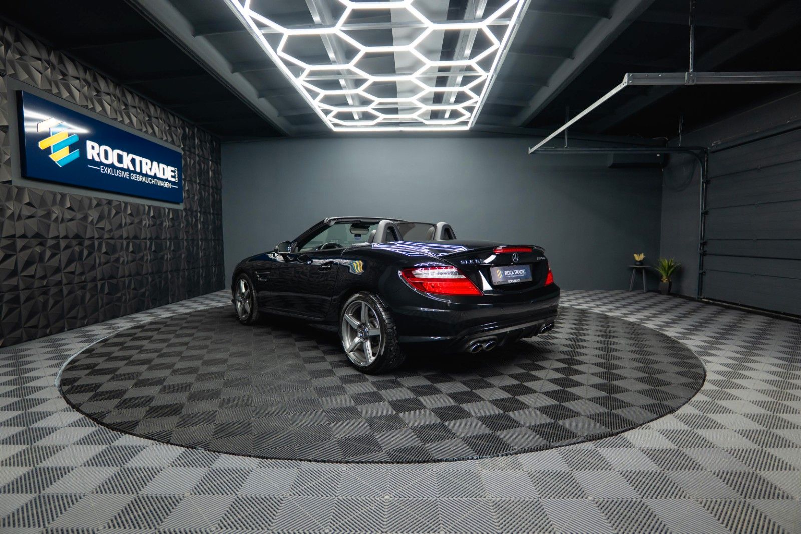 Fahrzeugabbildung Mercedes-Benz SLK 55 V8 AMG Roadster Carbon | Service NEU