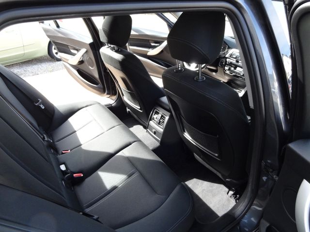 Fahrzeugabbildung BMW 318i Sport Line/1.Hd/70TKM/SitzH/PDC/