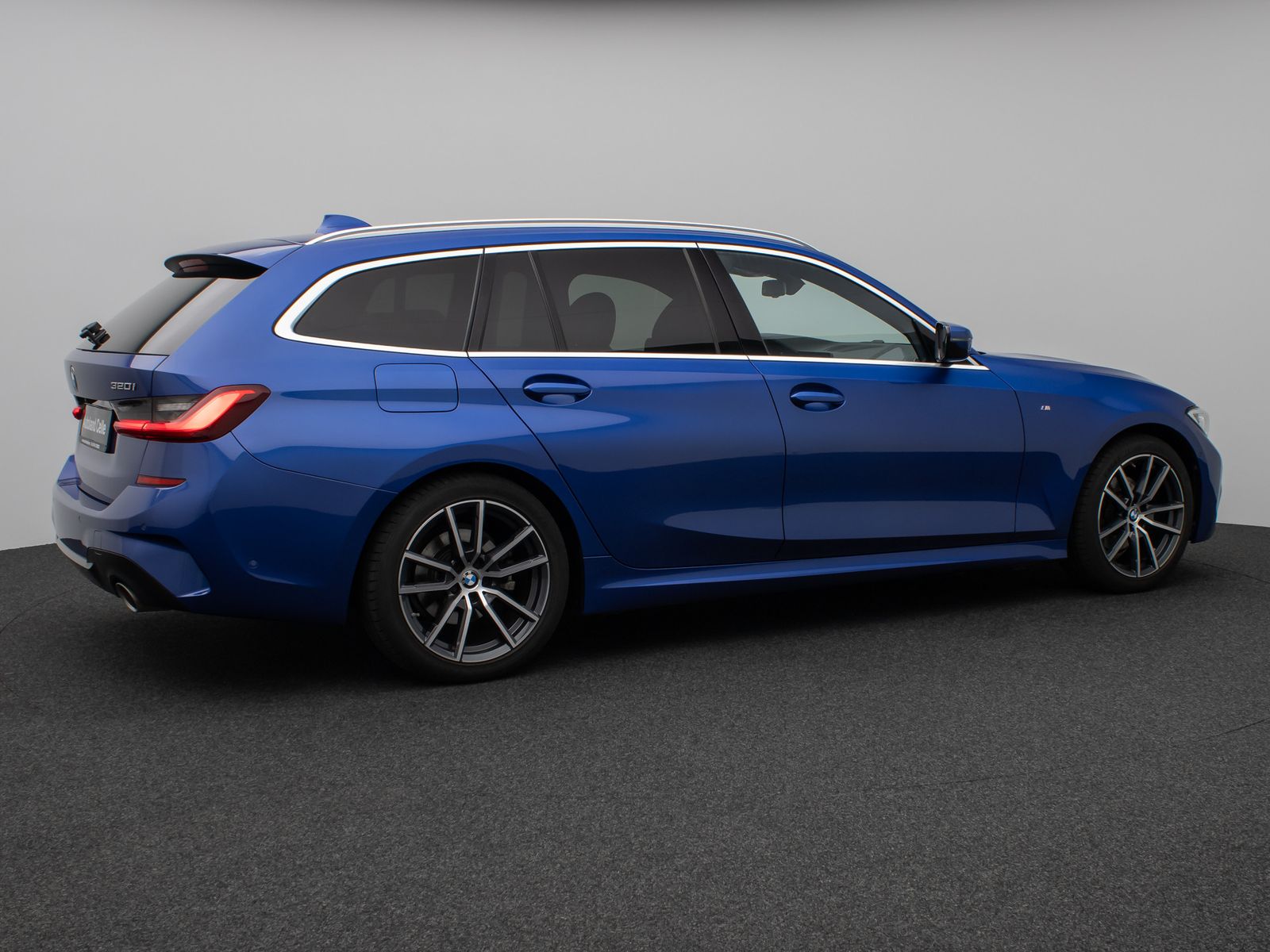 Fahrzeugabbildung BMW 320i M Sport Panorama Kamera HUD DAB HiFi Laser