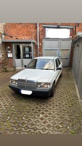 Mercedes-Benz 190e W201 - weiße Mercedes-Benz 190
