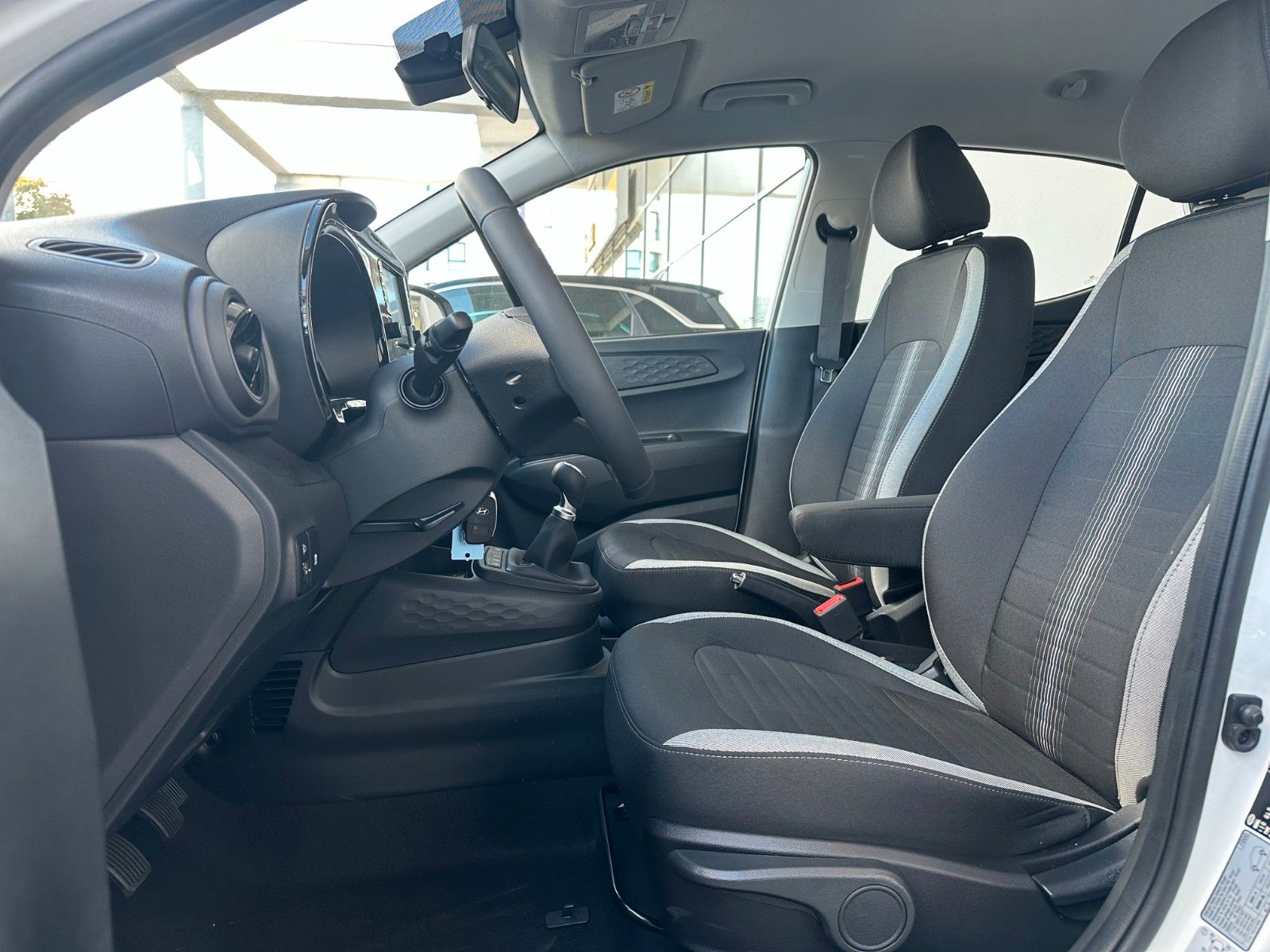 Fahrzeugabbildung Hyundai i10 Trend Komfortpaket Navi/SHZ/Kamer!