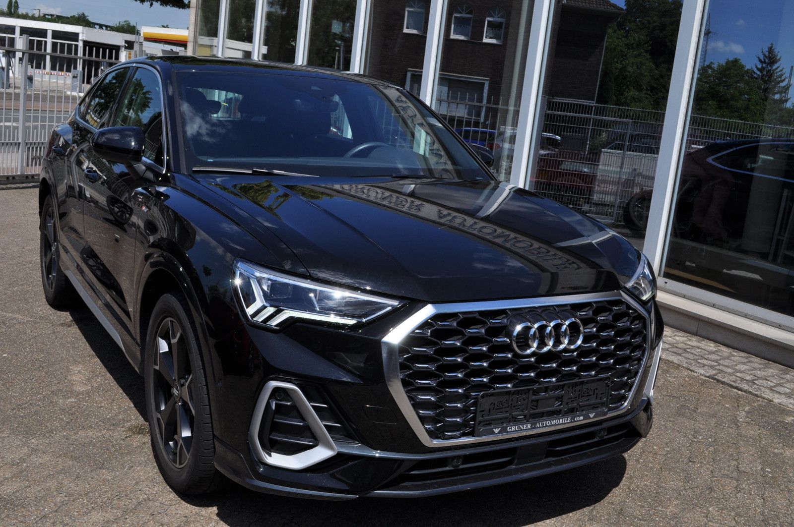 Fahrzeugabbildung Audi Q3 Sportback 35 TDI S line