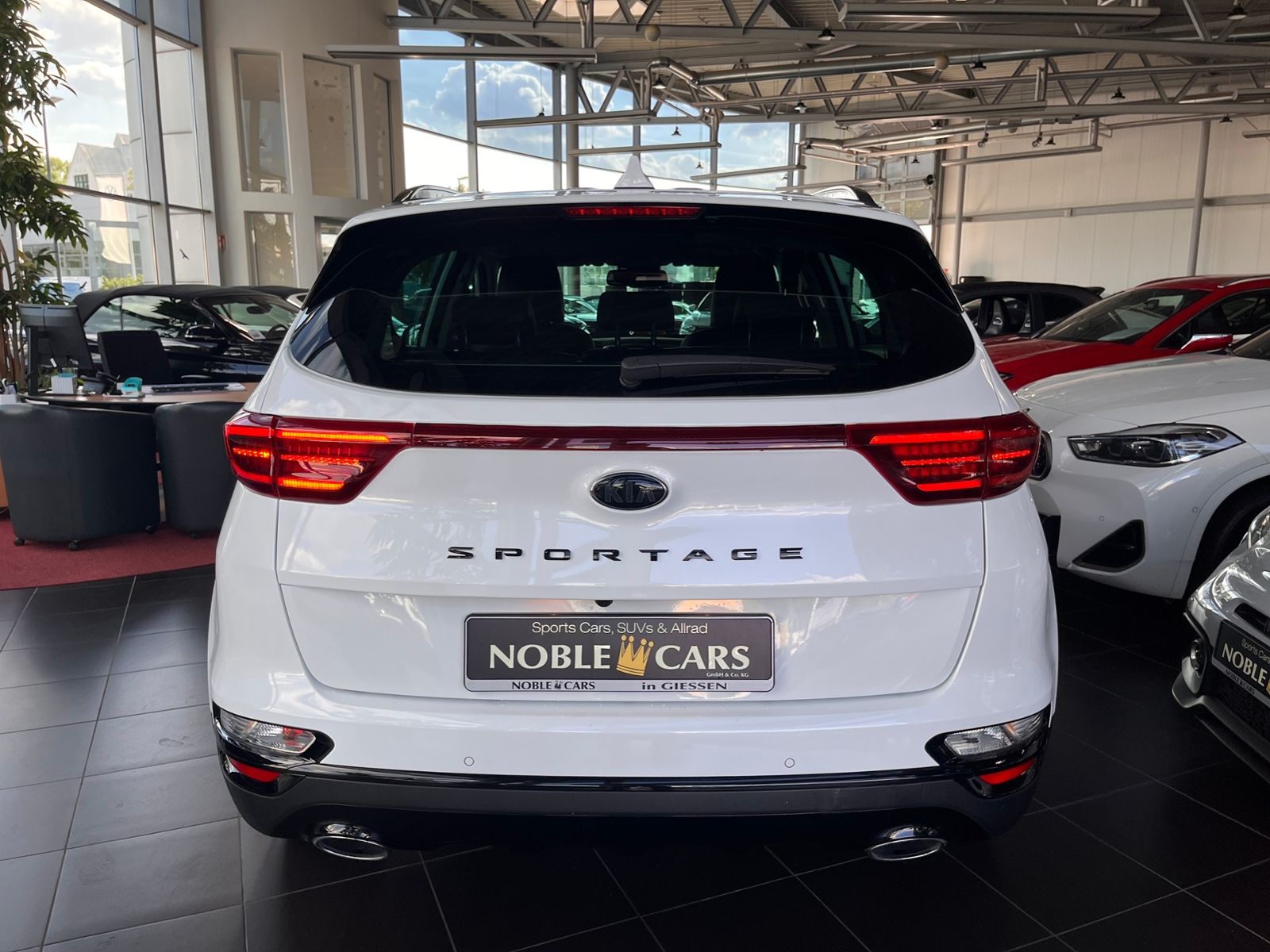 Fahrzeugabbildung Kia Sportage Black Edition 2WD LEDER LED NAV SHZ ALU