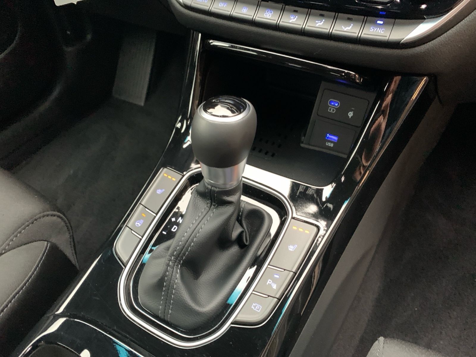 Fahrzeugabbildung Hyundai i30 Kombi 1.0 T-GDI 7-DCT Advantage LED Navi