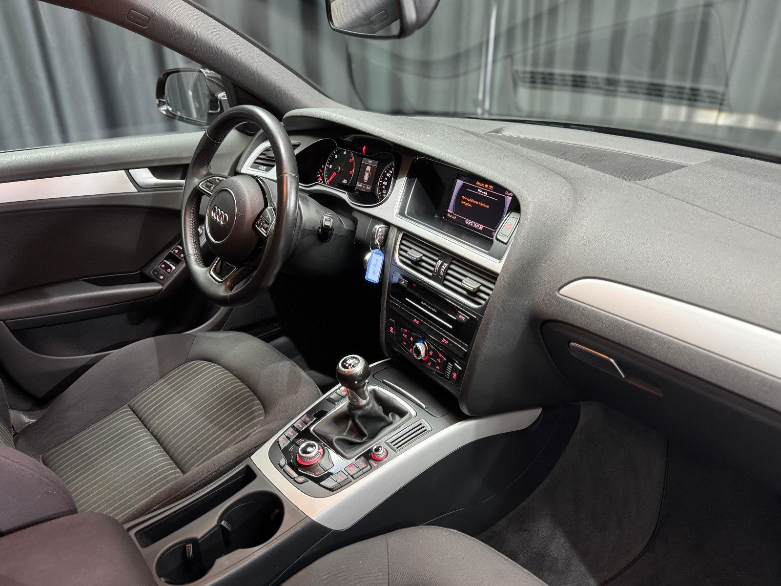 Fahrzeugabbildung Audi A4 Avant 2.0 TDI |1-HAND|S-LINE|NAVI|TÜV 09/26|