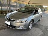 Opel Astra 1.7 CDTI 110CV Sports Tourer Elective - Opel Astra aus 2011 mit Diesel-Antrieb