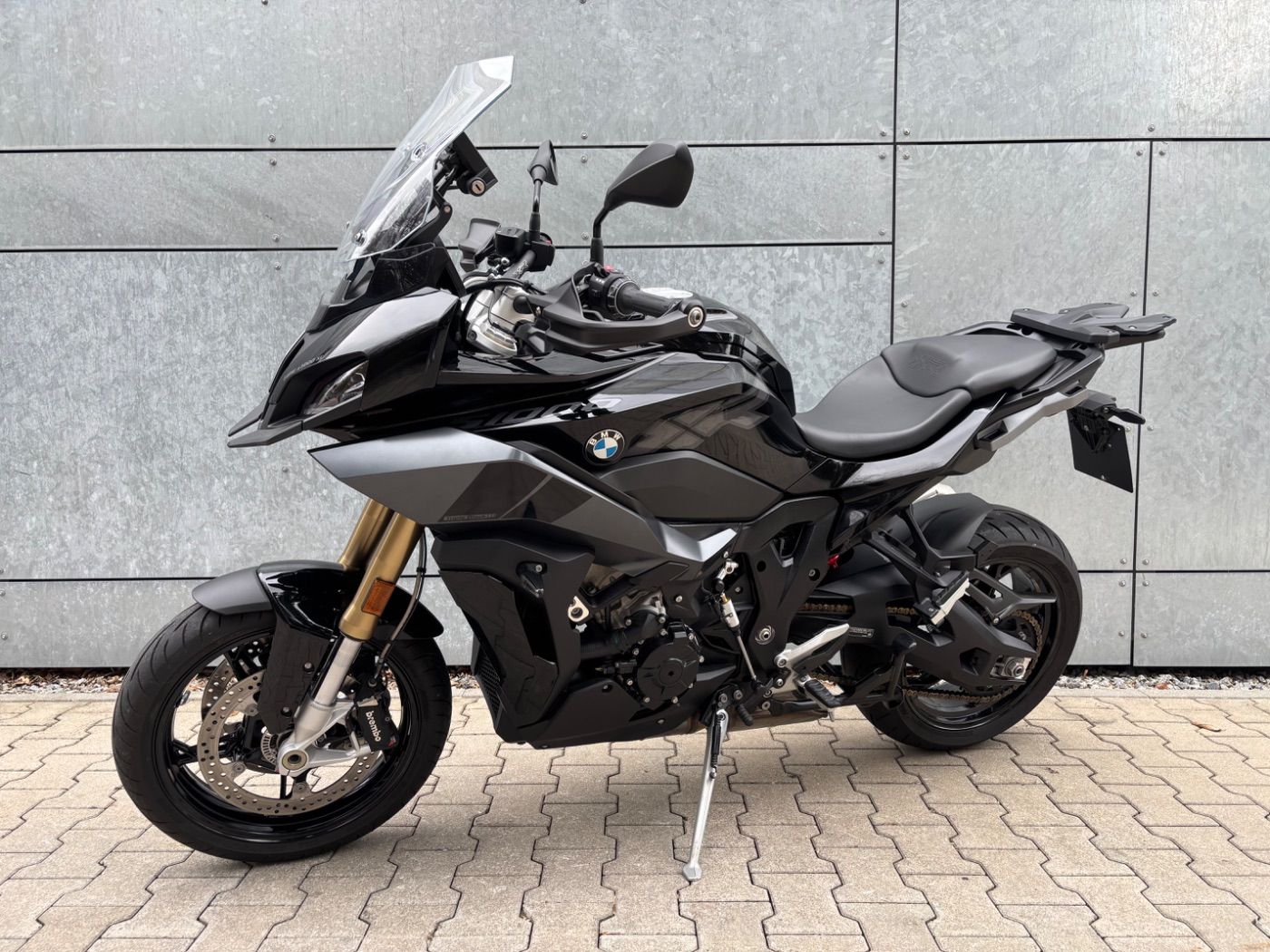 Fahrzeugabbildung BMW S 1000 XR Triple Black 2 Pakete