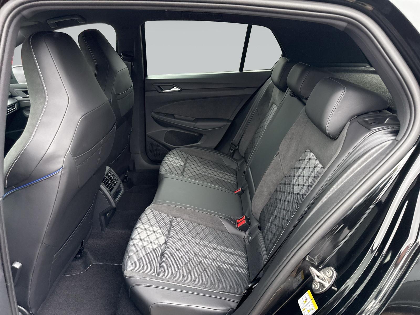 Volkswagen Golf 1.5 eTSI DSG R-Line AHK Matrix Black Style, миниатюра 27