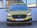 Mercedes-Benz T 180 Alcantara Sitzheizung Navigation Kamera - mit Benzin-Antrieb: Gelb, Van