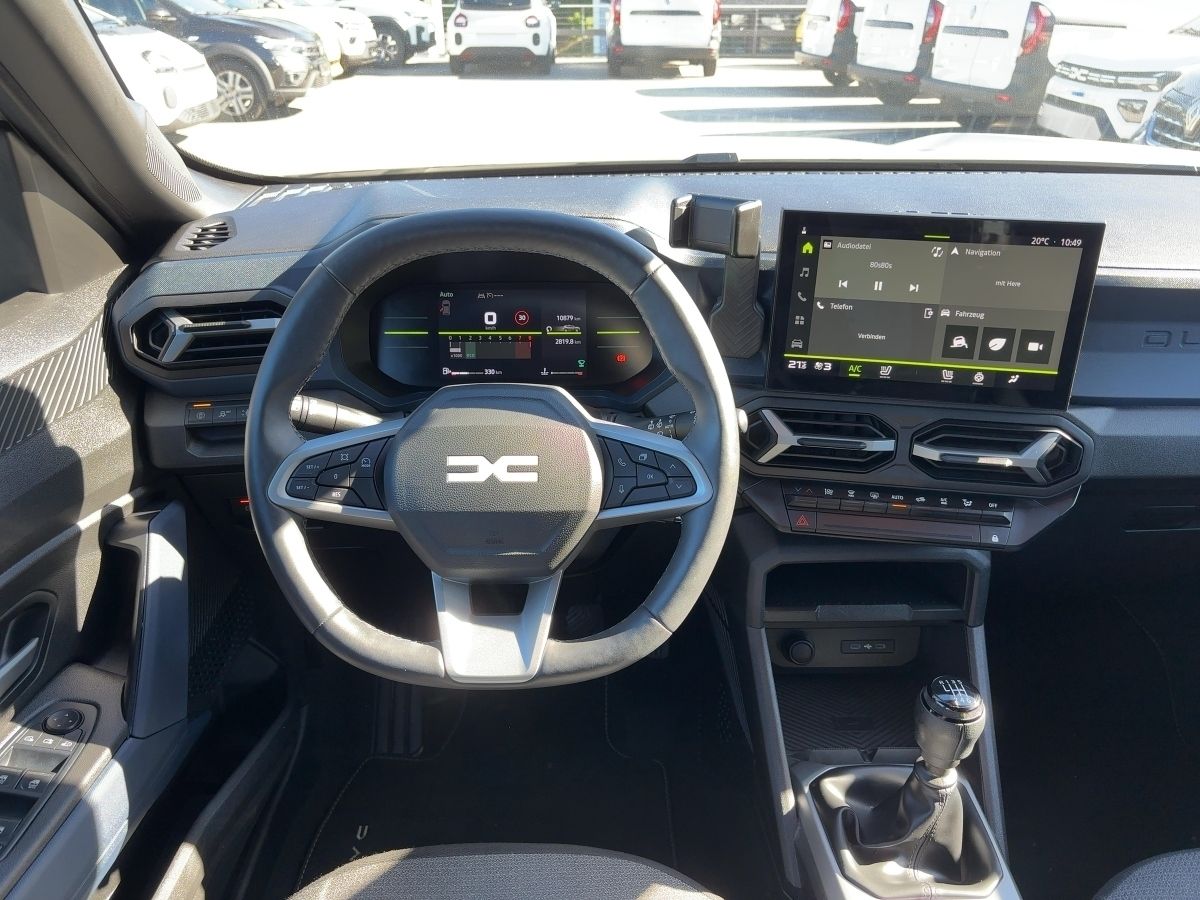 Fahrzeugabbildung Dacia Duster Journey TCe 130 4x4 AHK Kamera SHZ - mit KI generiert/bearbeitet