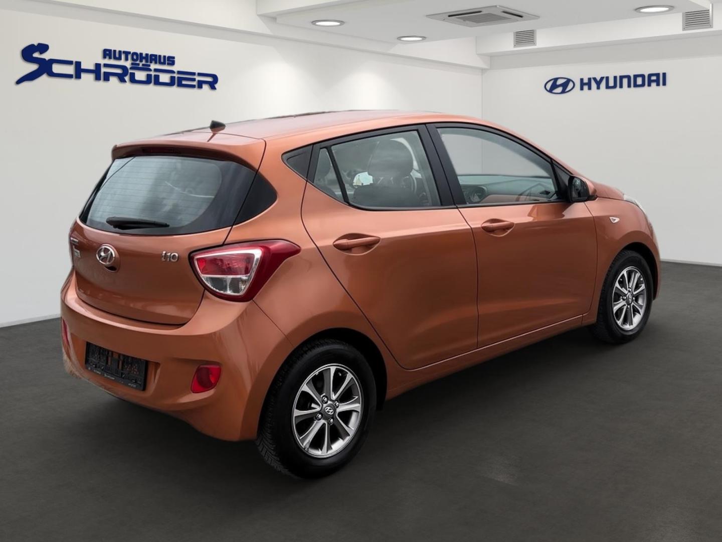 Hyundai i10 1.0 FIFA WORLD CUP  ALLWETTER+KLIMA+SHZ