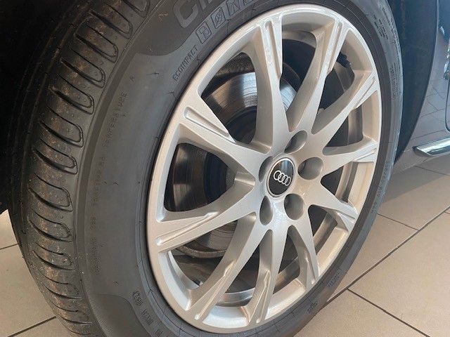 Fahrzeugabbildung Audi A4 Avant 40 TFSI QUATTRO NAVI/LED/KAMERA/SHZ/AHK