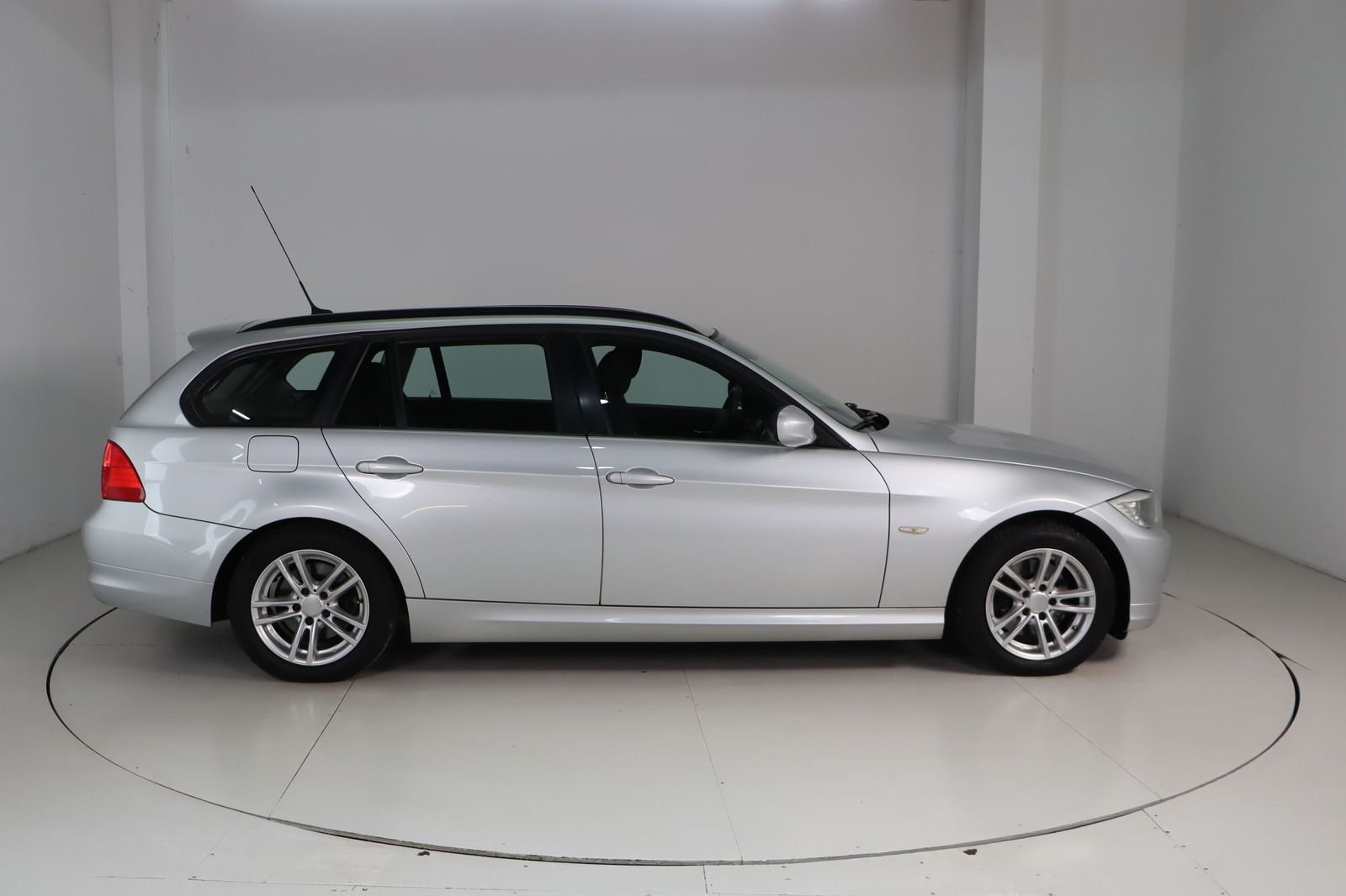 Fahrzeugabbildung BMW 320 d Touring