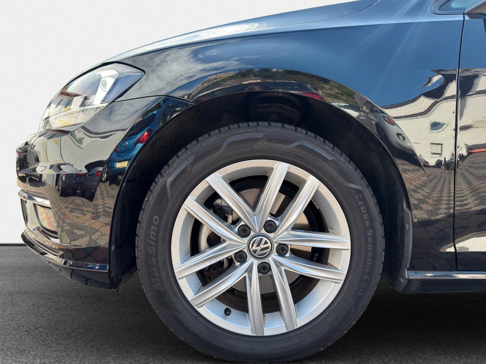 Volkswagen Golf VII Lim. Comfortline +Navi+Shz+