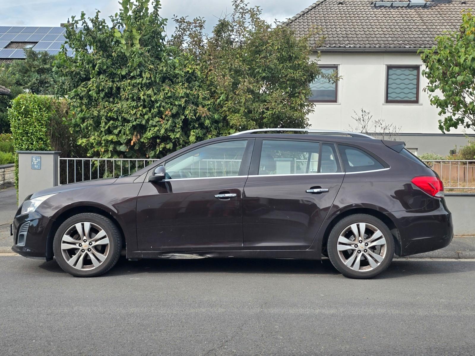 Chevrolet Cruze 2014 — rear view
