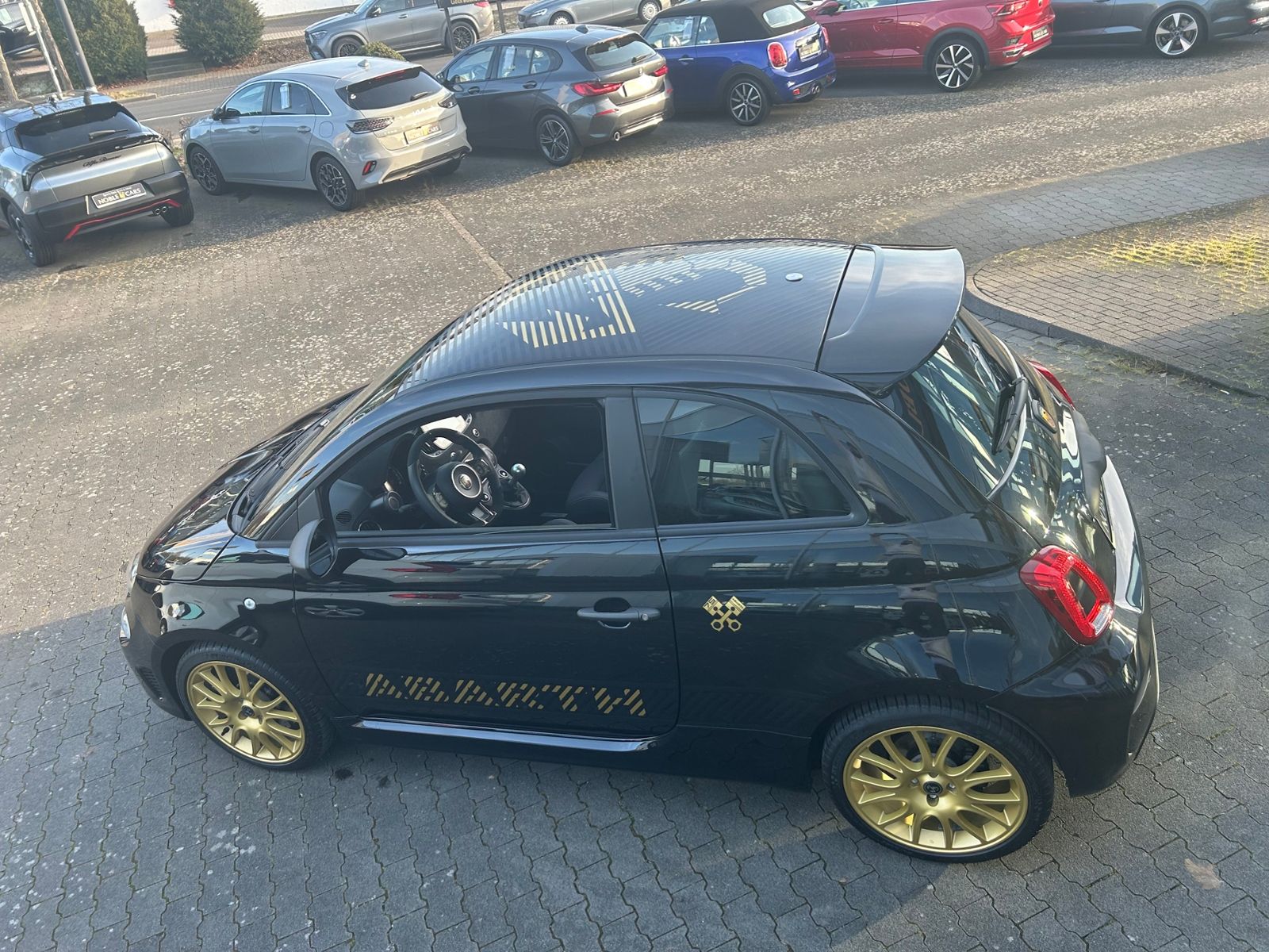 Fahrzeugabbildung Abarth 695 75 Anniversario 1.4 T-Jet BEATS